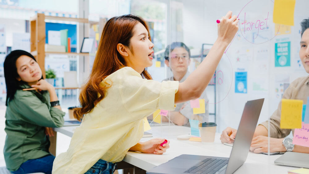 Ưu, nhược điểm khi làm Marketing Inhouse so với thuê Agency bên ngoài là gì?